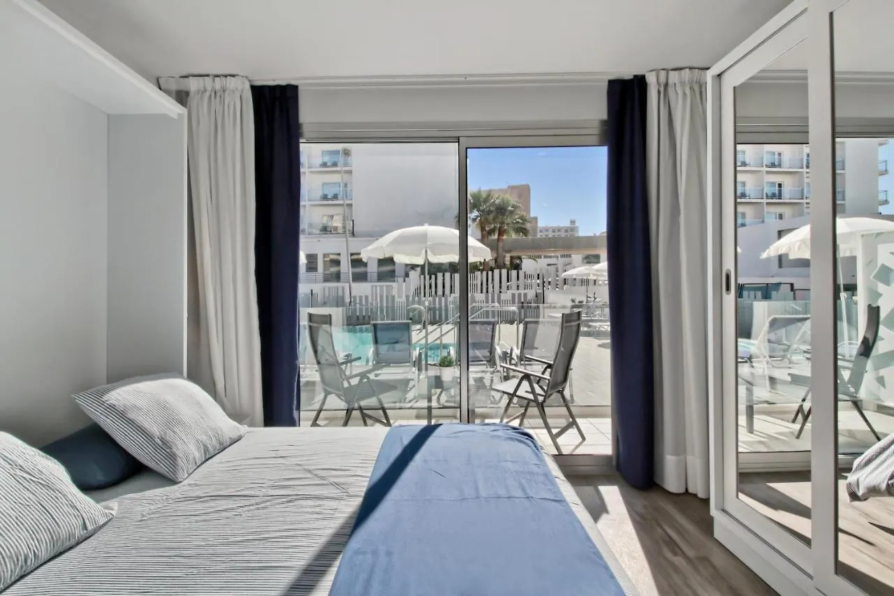 טורמולינוס Carihuela Suites 0*,